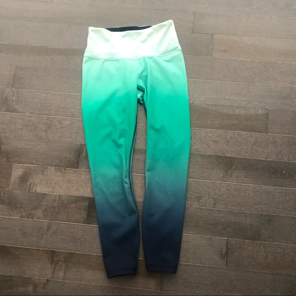 Athleta Elation Ombre 7/8 Tight - xs NWOT